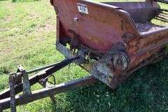 NEW HOLLAND MANURE SPREADER