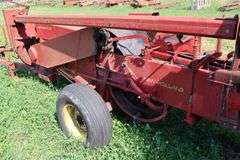 NEW HOLLAND 273 SMALL SQUARE BALER WITH 54A THROWER