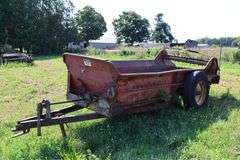 NEW HOLLAND MANURE SPREADER