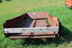 IH MANURE SPREADER