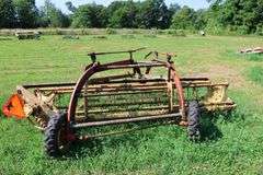 NEW HOLLAND 258 HAY RAKE