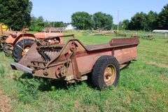 NEW HOLLAND MANURE SPREADER