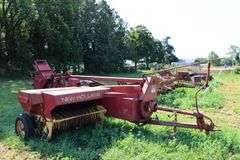 NEW HOLLAND 273 SMALL SQUARE BALER WITH 54A THROWER