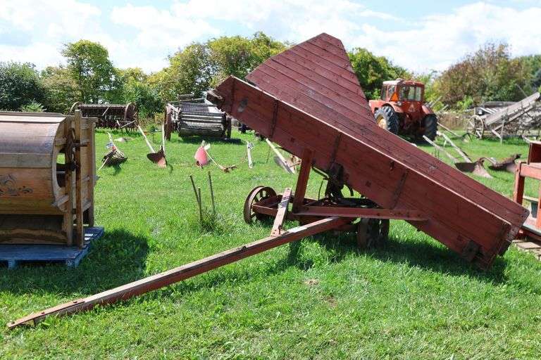 STALK CUTTER WITH ELEVATOR