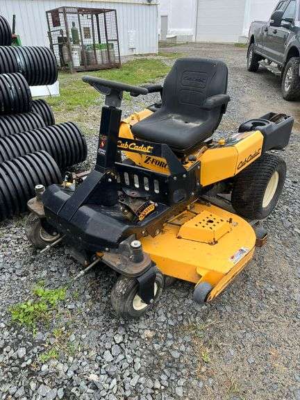 CUB CADET LAWN MOWER - NO MOTOR