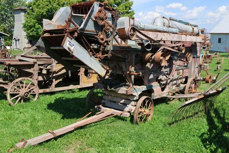 ERNEST BROTHERS NEW FAVOURITE THRESHING MACHINE
