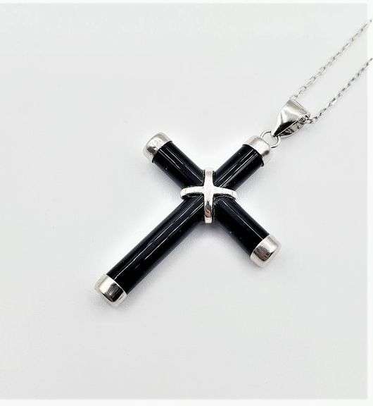 STERLING SILVER CROSS CABOCHON CROSS PENDANT WITH STERLING SILVER CHAIN