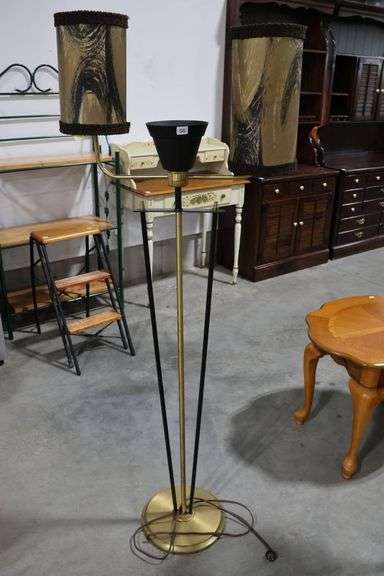 VINTAGE TUSCAN MFG. CO. FLOOR LAMP - 60" - Shackelton Auctions Inc.