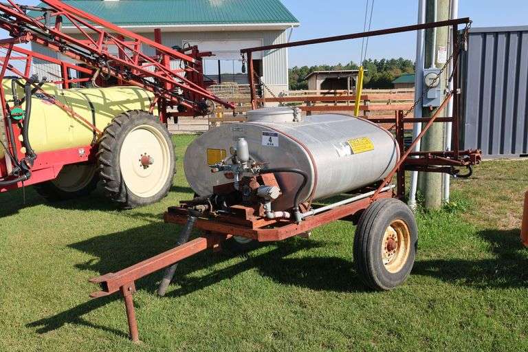 GEORGE WHITE 200 GALLON SPRAYER