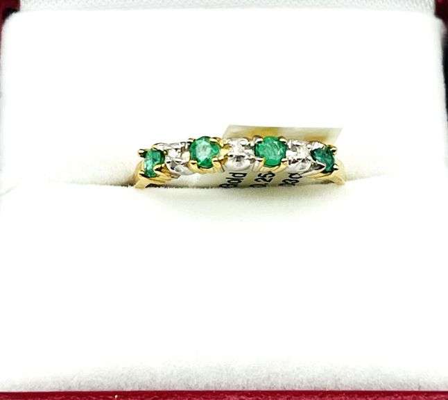 10KT YELLOW AND WHITE GOLD NATURAL EMERALD (0.25CT) WITH DIAMONDS (0.03CT) RING, SIZE 6