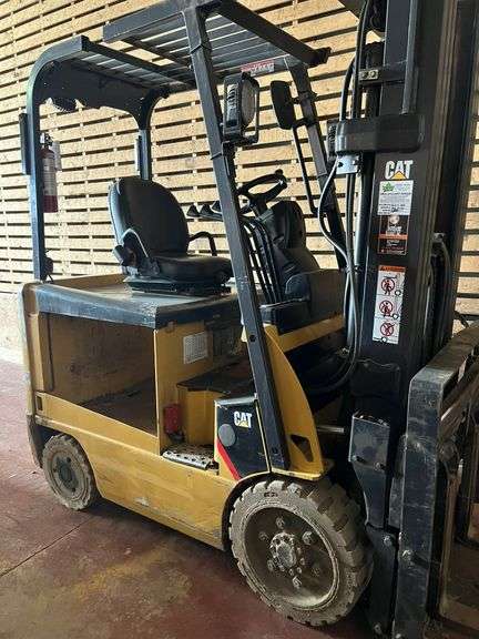 2012 CAT E4000 ELECTRIC FORKLIFT - NO BATTERY