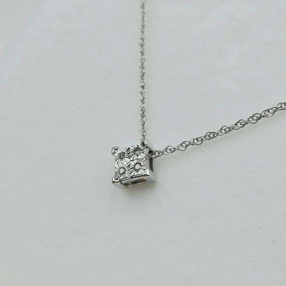 STERLING SILVER NATURAL DIAMOND (0.03CT) NECKLACE