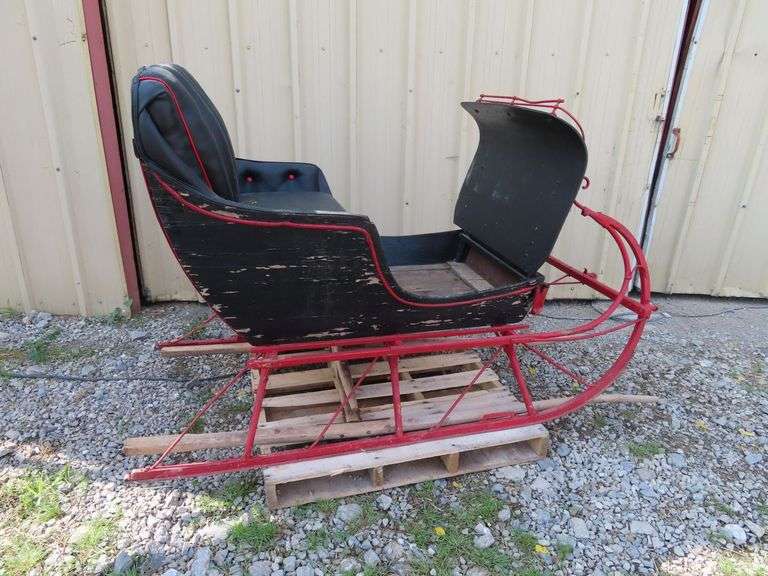 BLACK & RED HORSE CUTTER