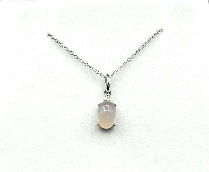 STERLING SILVER NATURAL ROSE QUARTZ (0.90CT) AND DIAMOND (0.01CT) PENDANT WITH STERLING SILVER CHAIN,