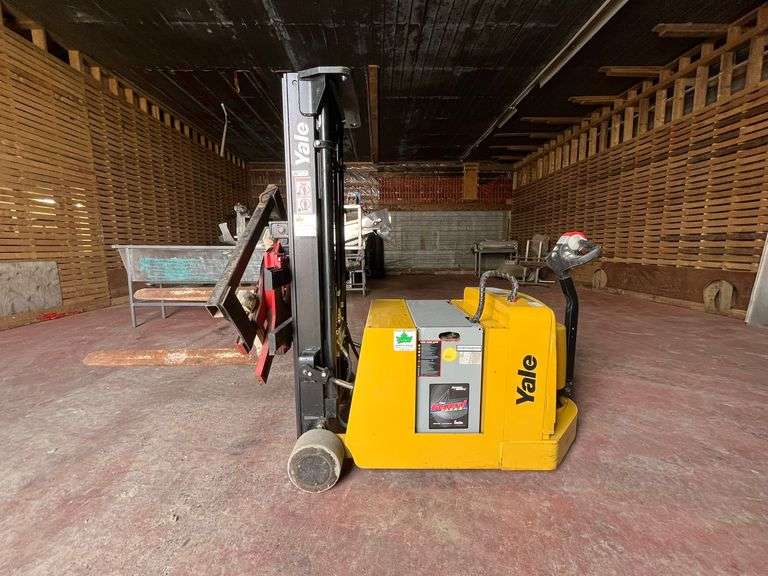 2016 YALE 260R ELECTRIC WALK FORKLIFT WITH ROTATING FORKS