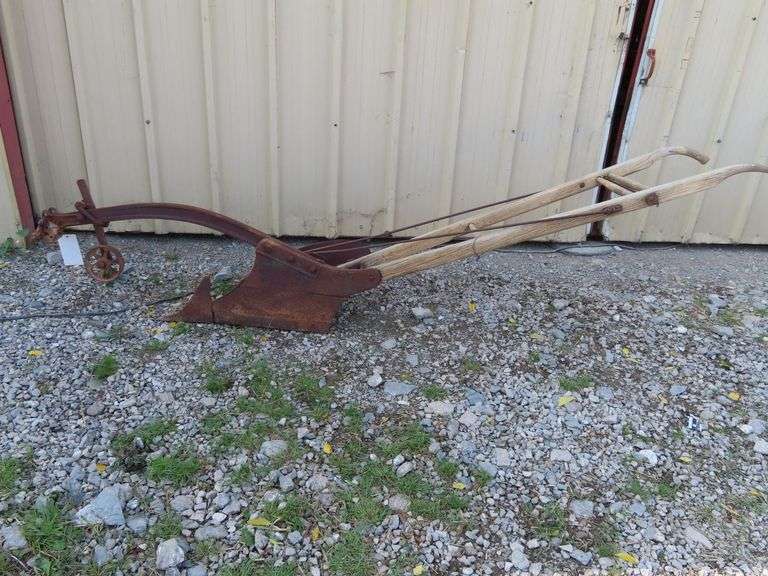 JOHN DEERE NO. 7 WALKING PLOW