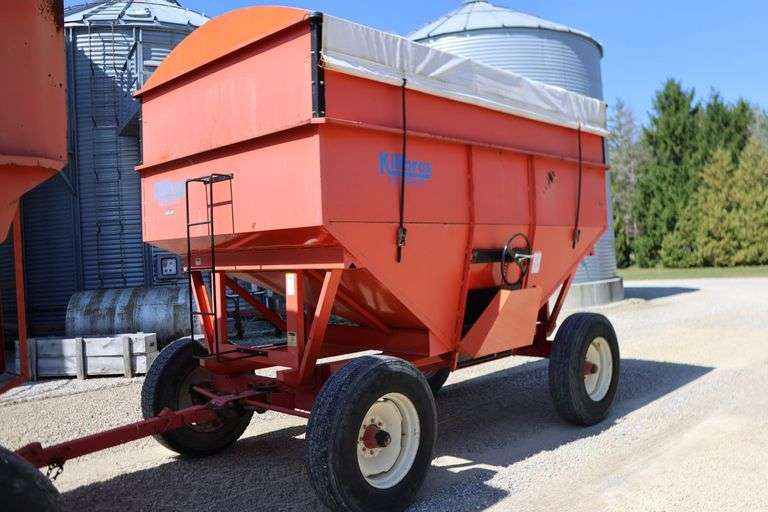 KILBROS 385 GRAVITY BOX & WAGON