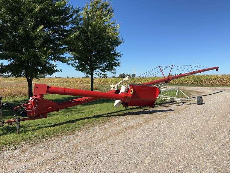 BUHLER FARM KING 1070 SWING GRAIN AUGER