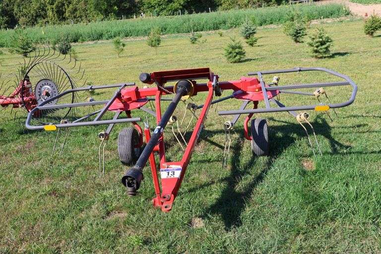 BUSH HOG HT210 2 ROTOR HAY TEDDER
