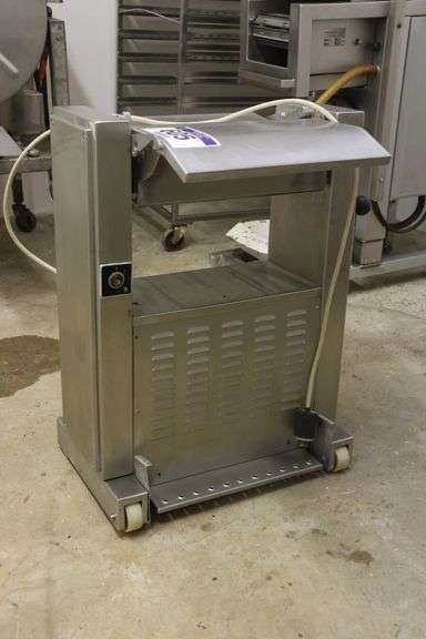 INDUSTRIAL SKINNING MACHINE