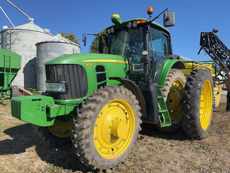 2009 JOHN DEERE 7430 PREMIUM MFWD TRACTOR