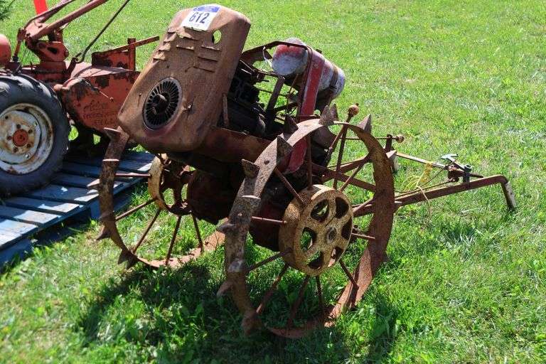VIKING GARDEN TRACTOR