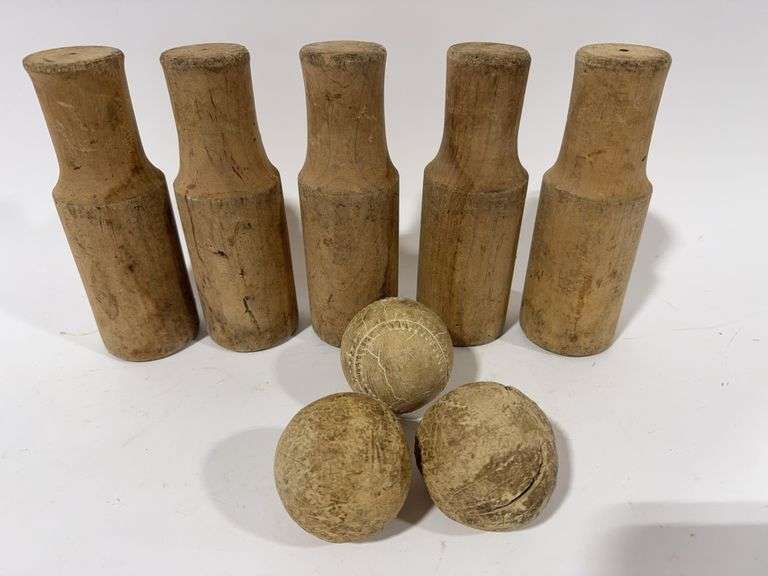 VINTAGE PIN GAME WITH BALLS - Shackelton Auctions Inc.