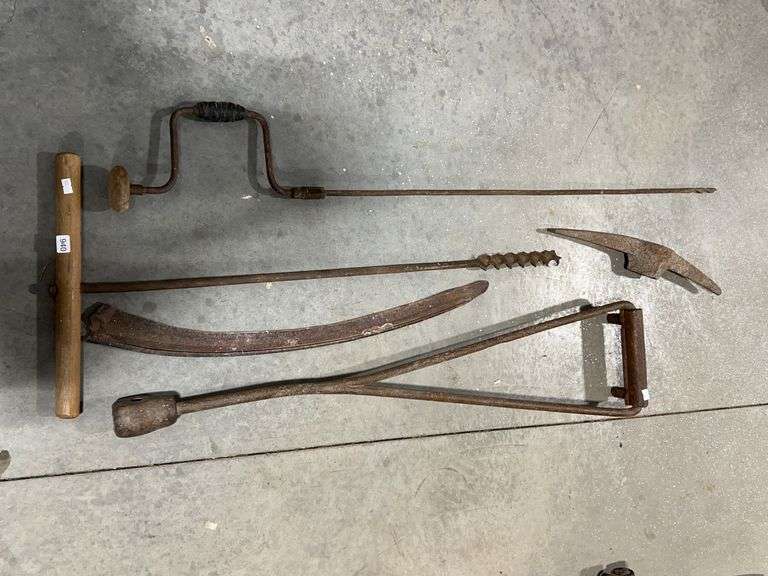 George Shackleton Hand Tools GROUP OF ANTIQUE TOOLS - Shackelton Auctions Inc.