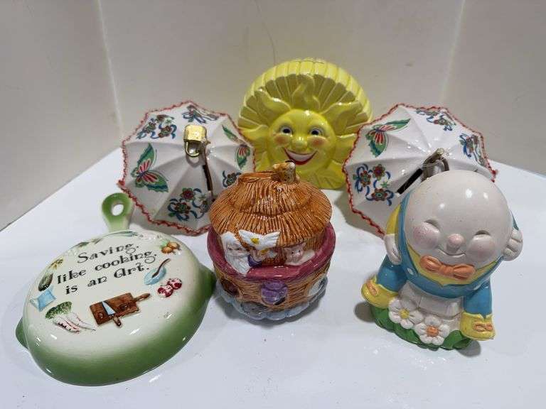 GROUP OF ASSORTED CERAMIC COIN BANKS - Shackelton Auctions Inc.