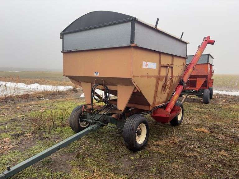 Turnco TURNCO 225 GRAVITY BOX, WAGON & AUGER - Shackelton Auctions Inc.