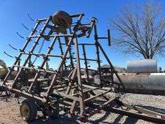 John Deere 960 32' Pull Type Field Cultivator