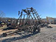 John Deere 960 32' Pull Type Field Cultivator