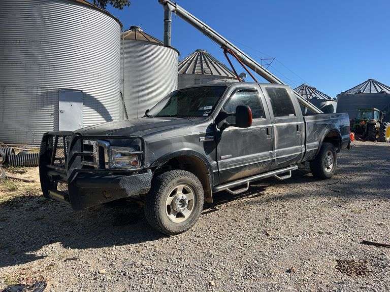2005 Ford F-250 Super Duty Lariat 4x4 Crew Cab Diesel Truck