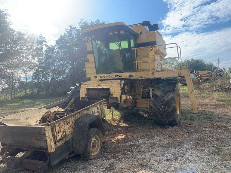 New Holland TR97 Combine