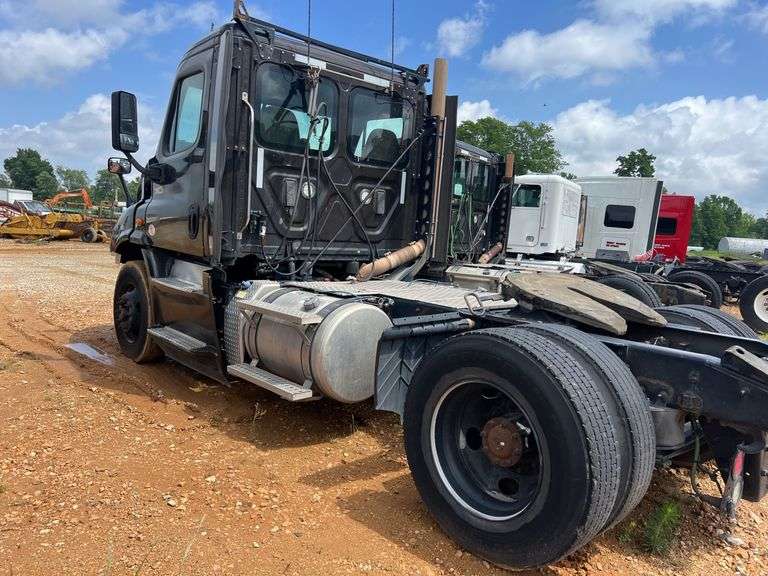 2017 Freightliner S/A Daycab Truck *INOP