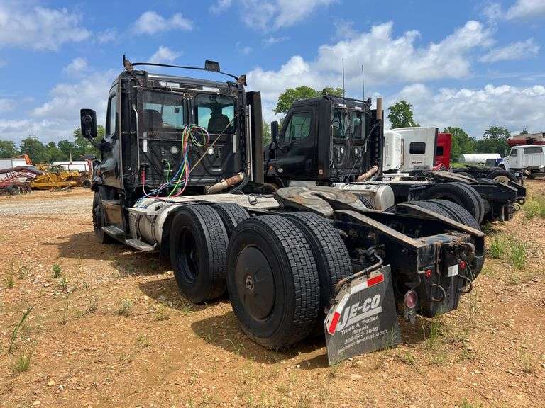 2018 Freightliner T/A Daycab Truck *INOP