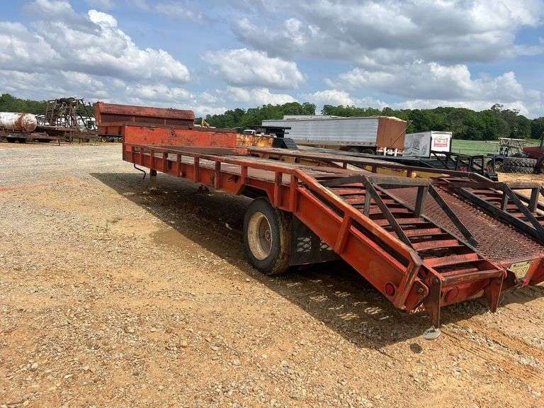 8' x 32' S/A Step Deck Trailer