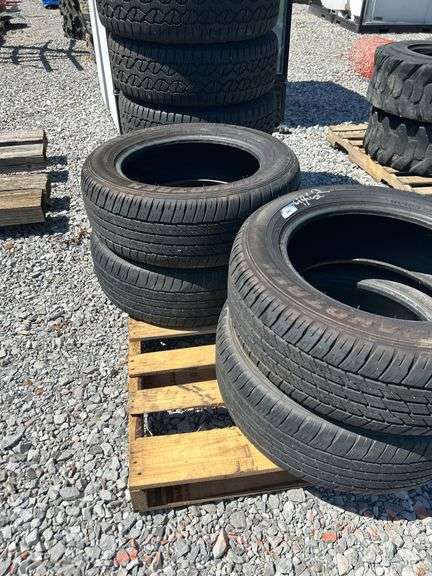 (4) 265/55R19 Tires