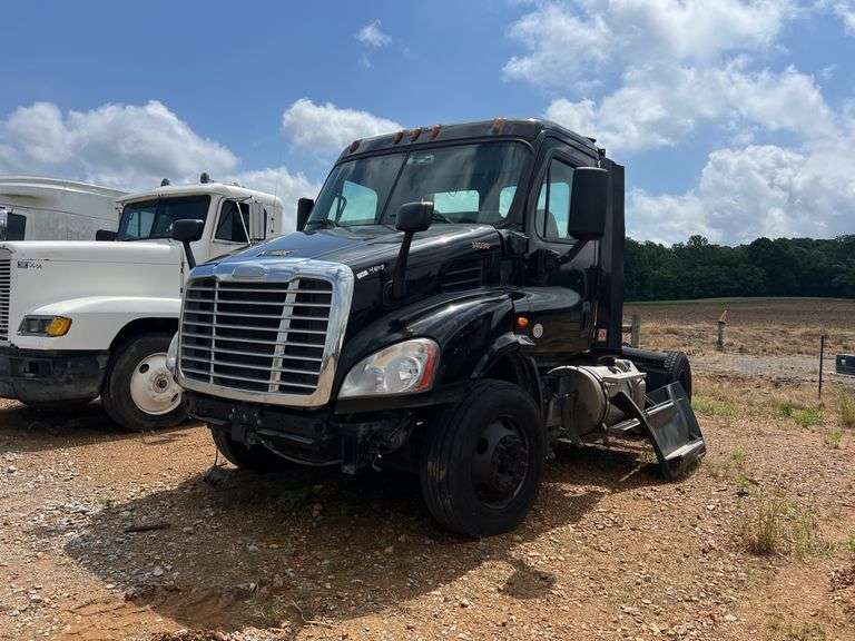 2015 Freightliner S/A Daycab Truck *INOP