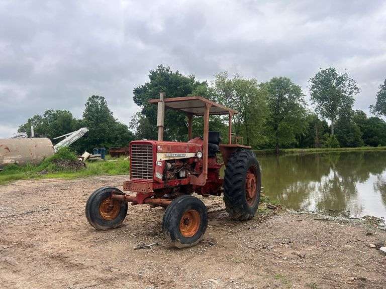 International Farmall 756 Tractor *INOP