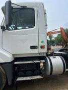 2006 Volvo T/A Daycab Truck *INOP