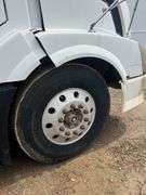 2006 Volvo T/A Daycab Truck *INOP