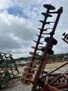 International 490 32' Pull Type Disk