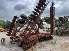 International 490 32' Pull Type Disk