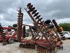 International 490 32' Pull Type Disk