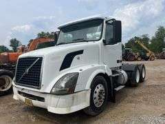 2006 Volvo T/A Daycab Truck *INOP