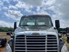 2018 Freightliner T/A Daycab Truck *INOP