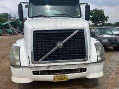 2006 Volvo T/A Daycab Truck *INOP
