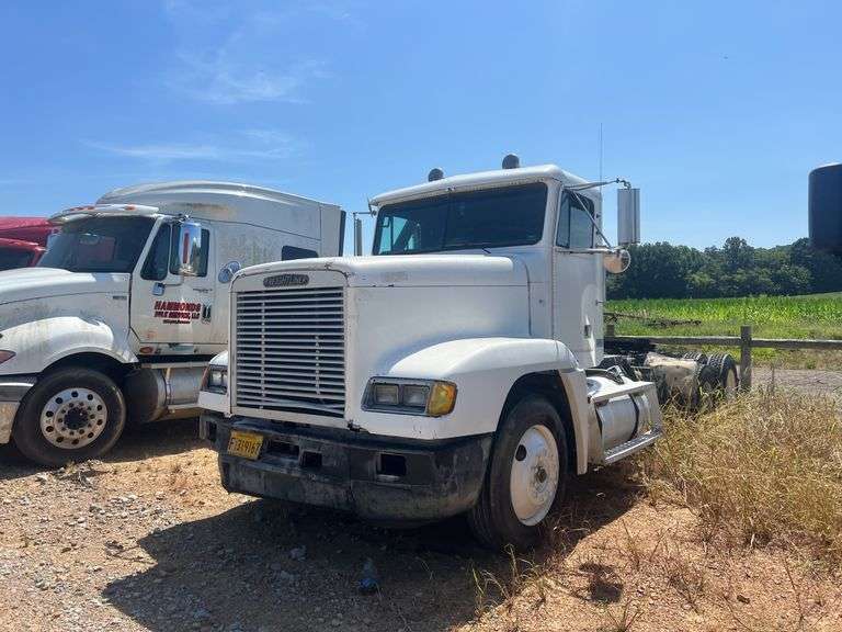 1989 Freightliner T/A  Conventional Daycab Truck *INOP