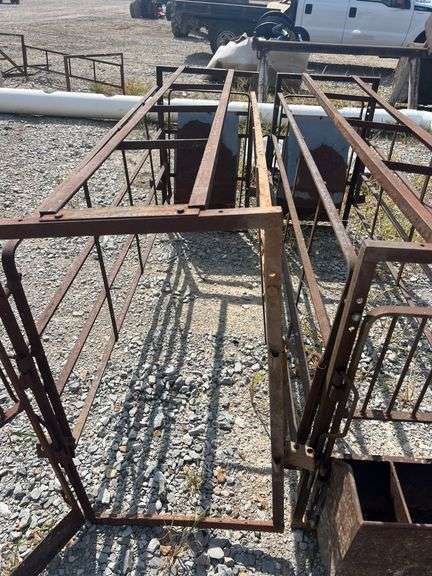 Farrowing Crates